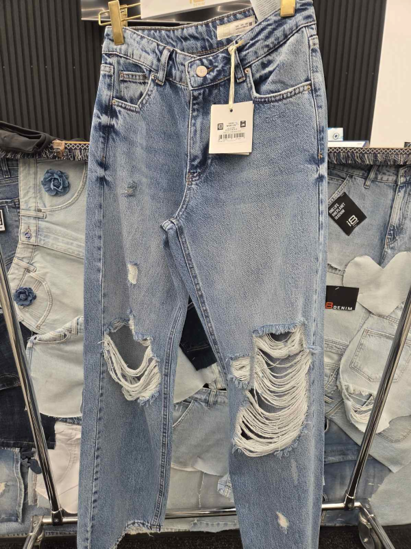 Spodnie damskie jeans Roz 25-30, 1 Kolor Paczka 10 szt
